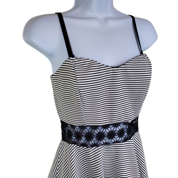 Striped peplum blouse with sweetheart neckline by Papaya / Women's Small - Picture 2 of 8